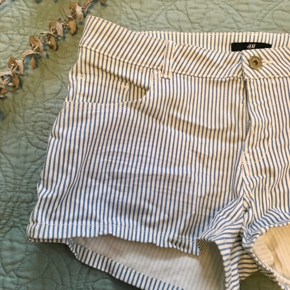 H&M Shorts - Picture 2 of 4